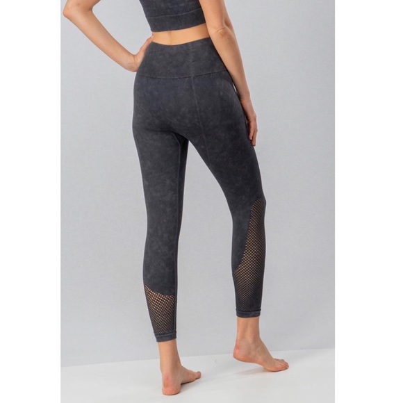 $ FIRM π·Charcoal Enzyme Wash Leggings - Picture 5 of 7